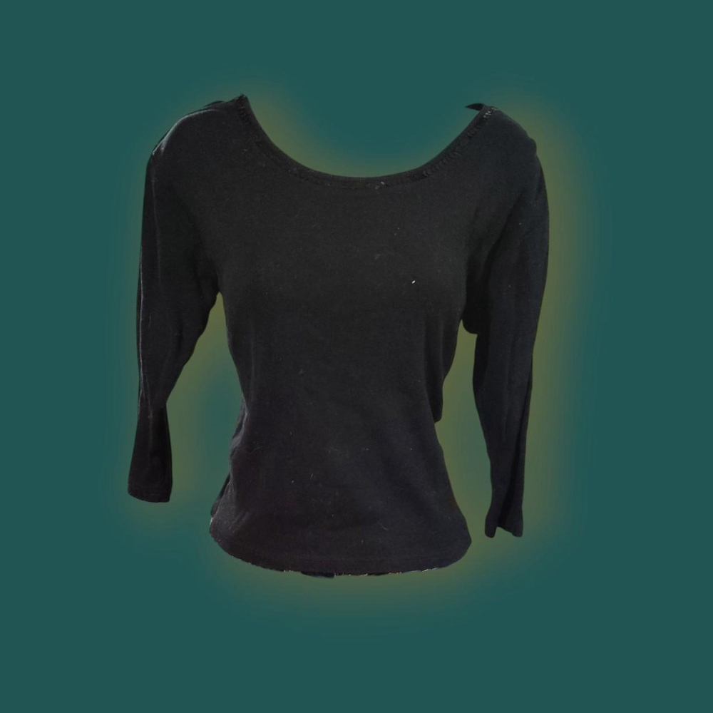 Black long sleeve top with 3/4 sleeves and sequins lining top